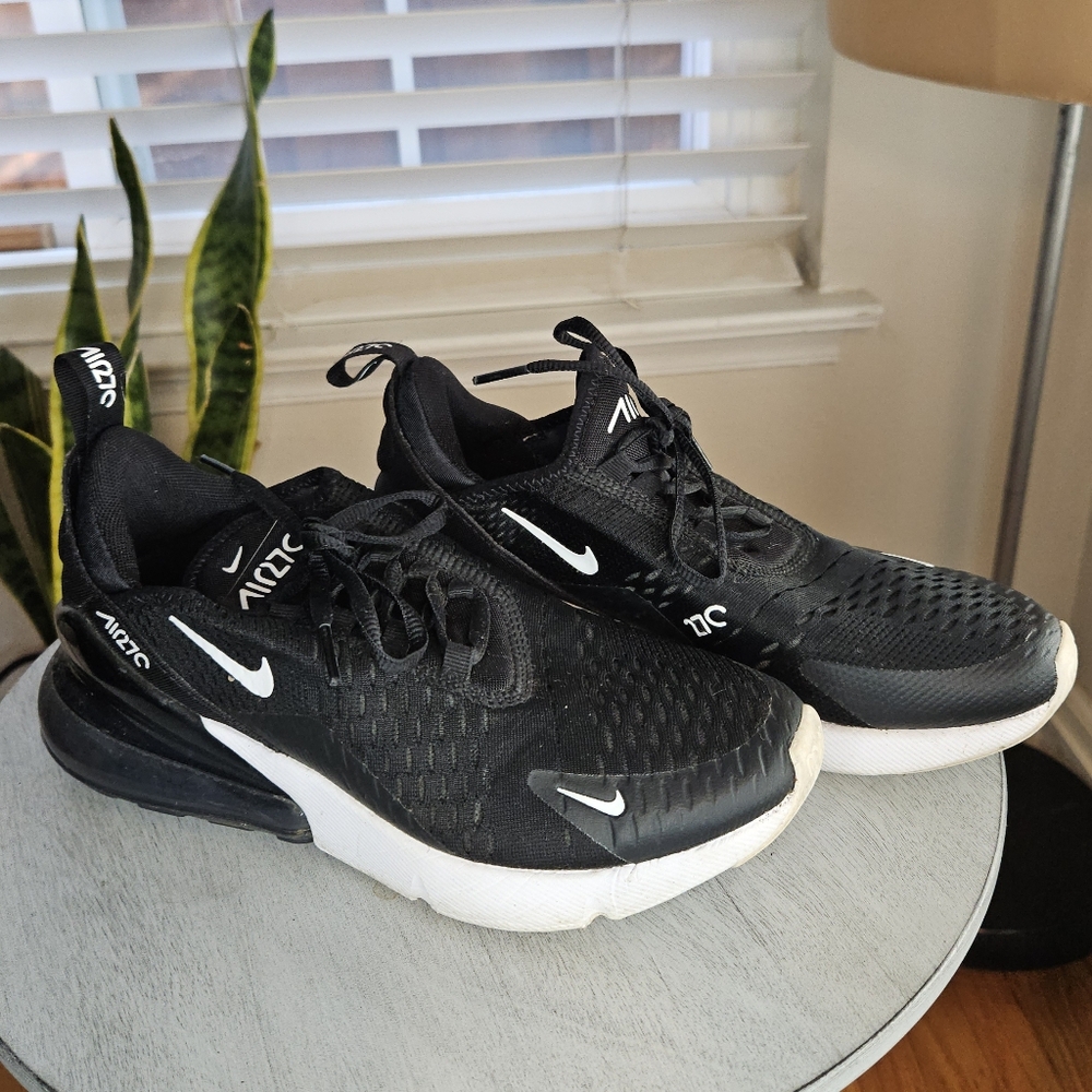 Nike Black and White Athletic Shoes with Air Max Cushioning